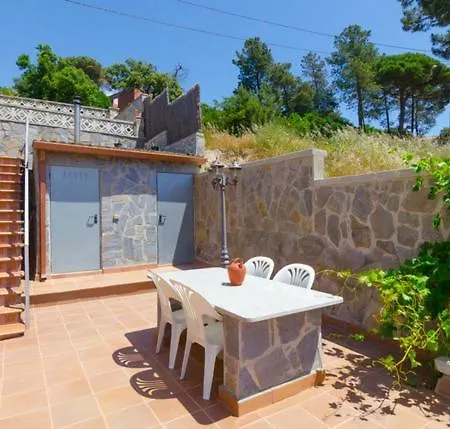 Montbarbat Sleeps 6 Pool